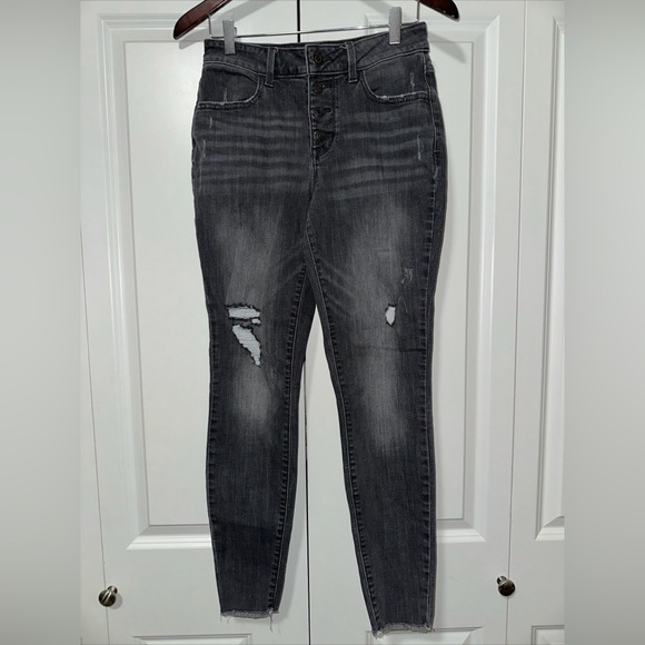 Maurices High Rise Distressed Jeans S - Picture 1 of 4